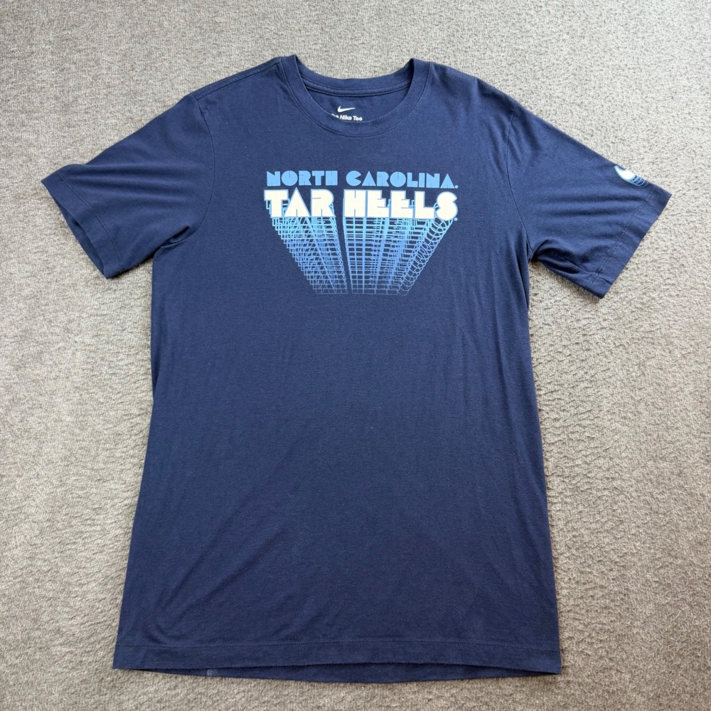 Nike T-Shirt Men's Small Navy‎ Blue North Carolina Tar Heels Graphic Tee